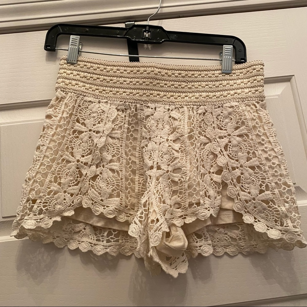 Women’s lace shorts